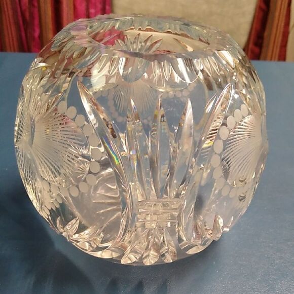 Elegant Crystal Cut Glass Posy Bowl/Vase Cottagecore - Picture 1 of 6